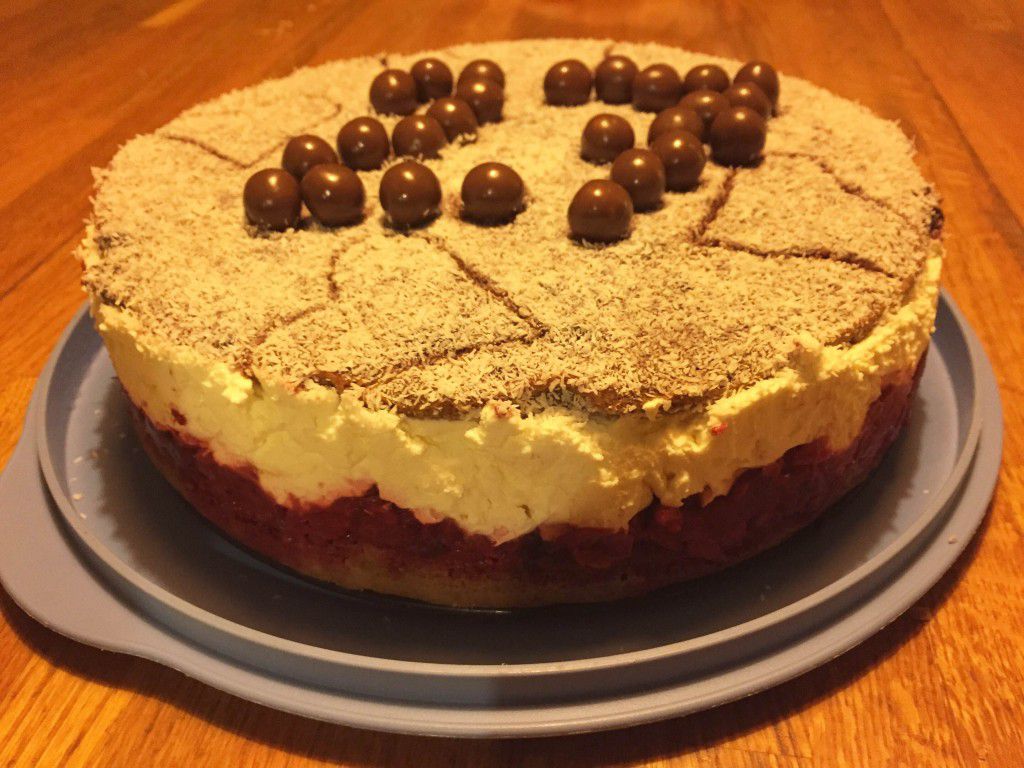 pirina torta z malinami